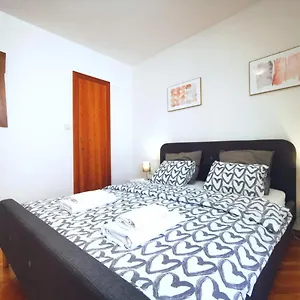 One Bedroom In The Old Town Split